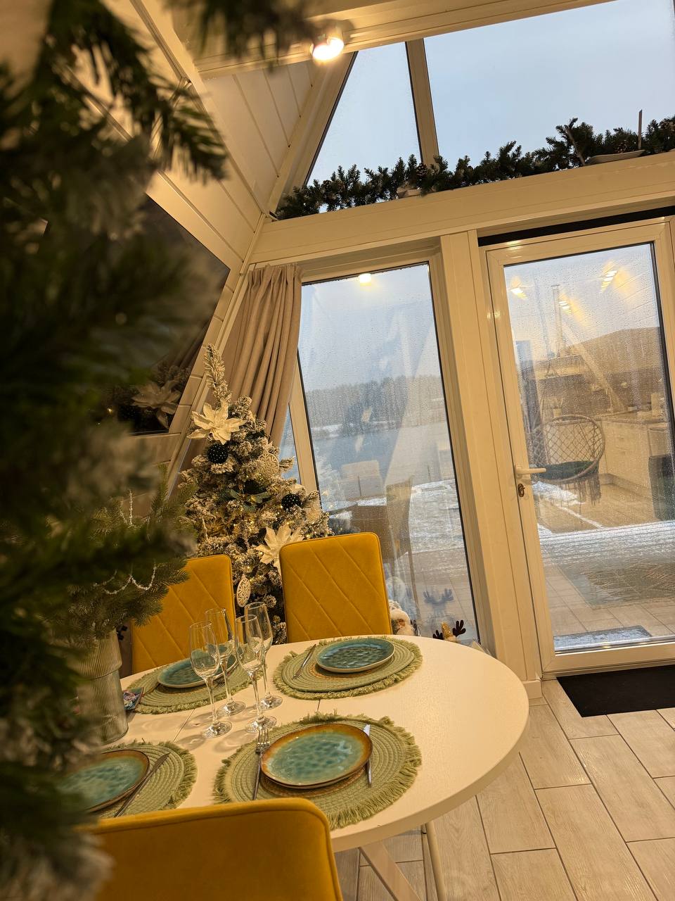 A-Frame домик Lake House